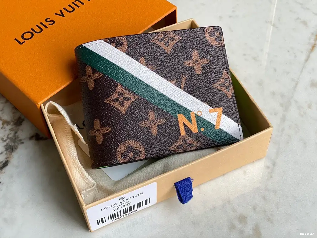 Cheap MULTIPLE LOUIS VUITTON WALLET 0513